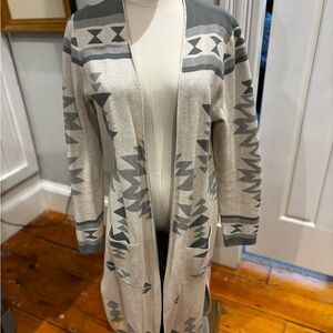 Jessica Simpson Western Geometric Gray and Cream Cardigan